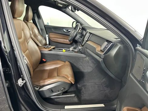 Used 2022 Volvo XC60 B6 Inscription w/ Advanced Package image 27