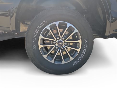 Used 2019 Ford F150 XLT w/ Equipment Group 302A Luxury AWD/4WD image 16
