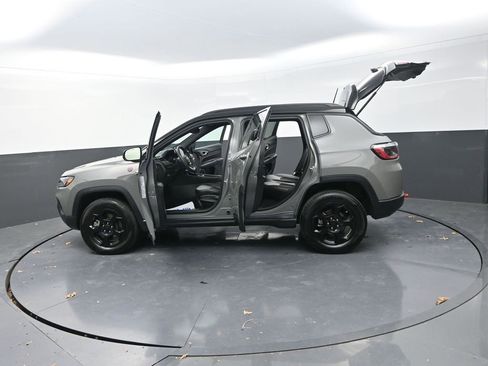 Used 2024 Jeep Compass Trailhawk image 34