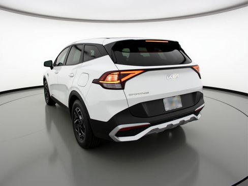 Used 2025 Kia Sportage LX image 6