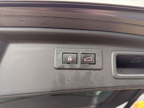 Used 2021 Subaru Forester Touring image 38