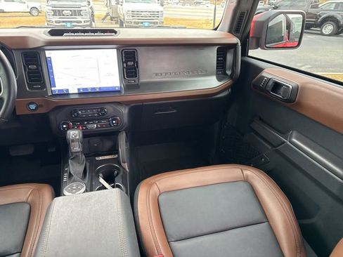 Used 2024 Ford Bronco Outer Banks w/ Sasquatch Package image 13