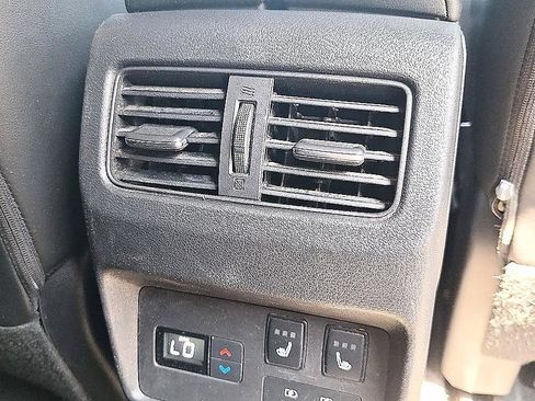 Used 2021 Nissan Rogue Platinum FWD image 27