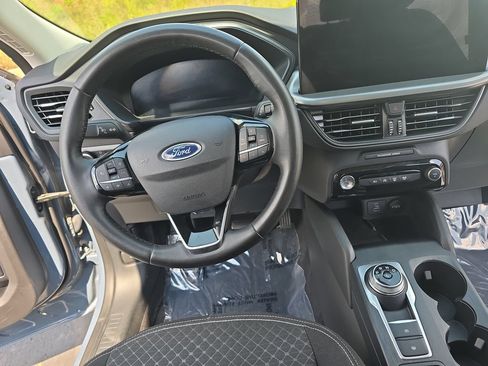 Used 2023 Ford Escape Active w/ Tech Pack #2 AWD/4WD image 17