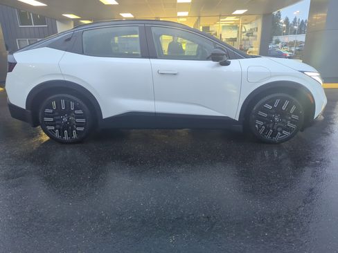 New 2026 Nissan Leaf Platinum+ w/ Cargo Package (Platinum+) image 6