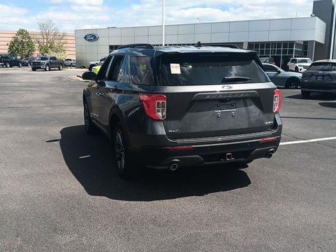 Used 2023 Ford Explorer XLT w/ Equipment Group 202A AWD/4WD image 7