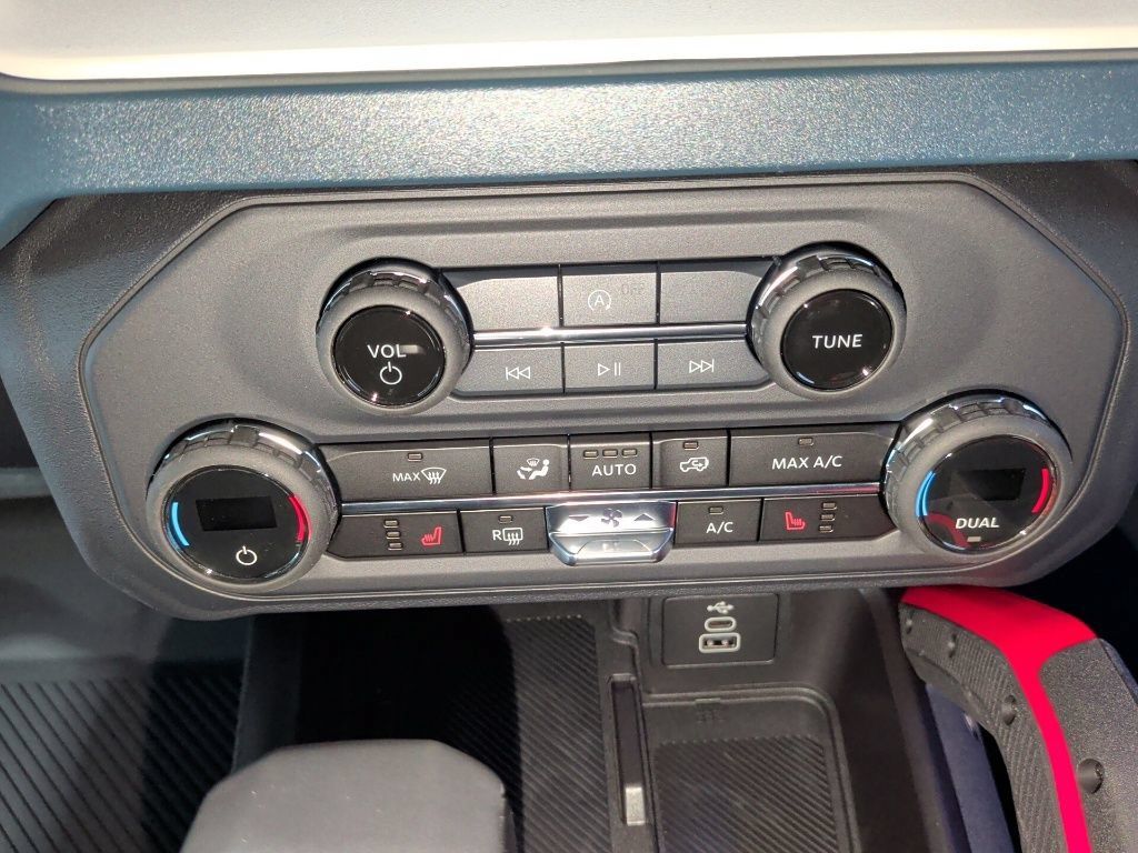 New 2026 Ford Bronco Heritage Edition AWD/4WD image 24