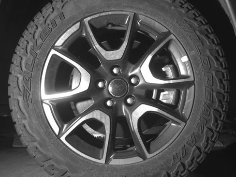 Used 2025 Jeep Compass Trailhawk AWD/4WD image 13