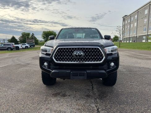 Used 2019 Toyota Tacoma TRD Off-Road AWD/4WD image 11