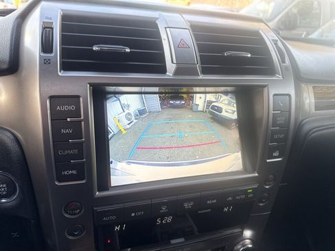 Used 2015 Lexus GX 460 Luxury image 19