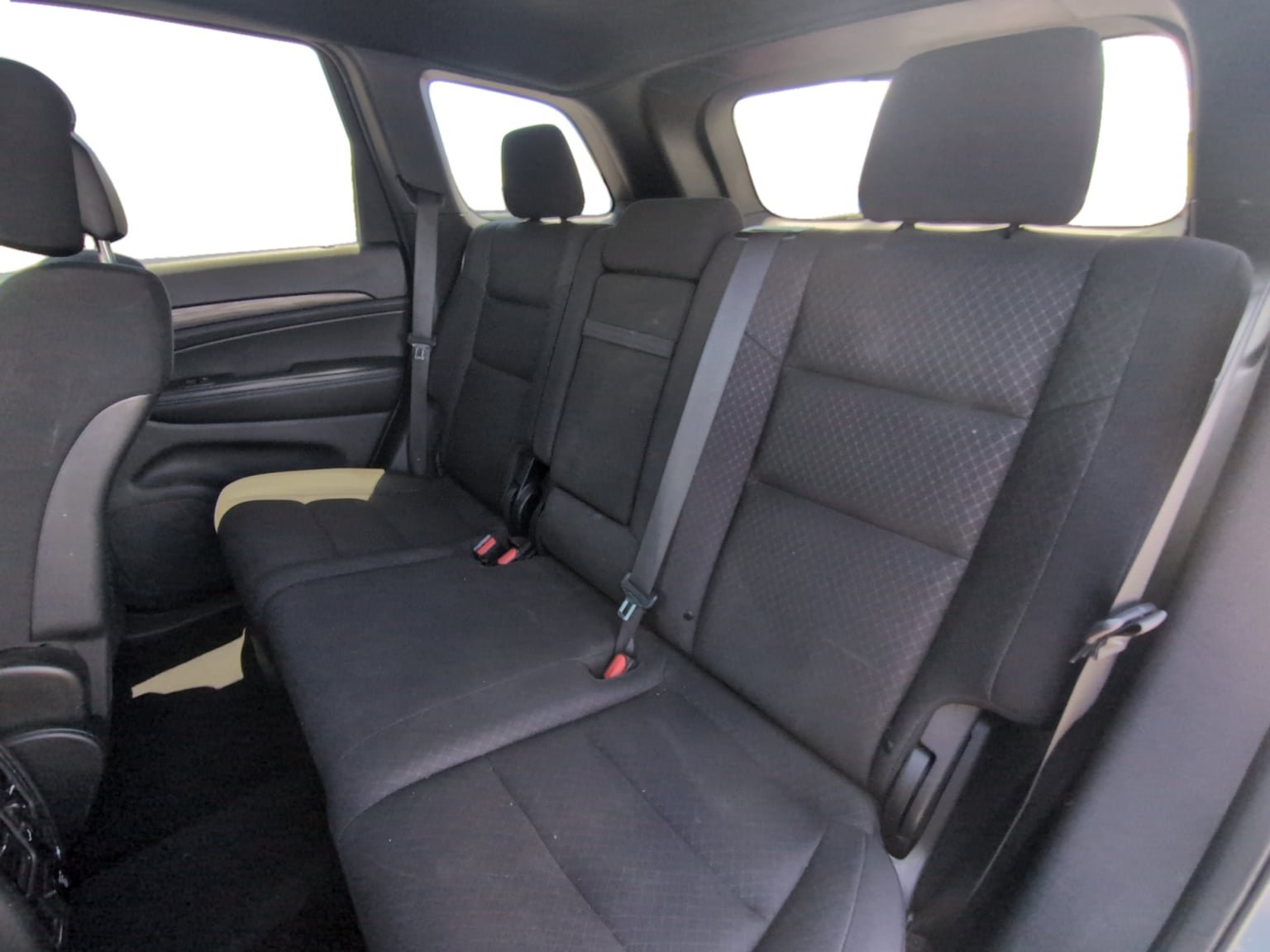 Used 2020 Jeep Grand Cherokee Laredo AWD/4WD image 16