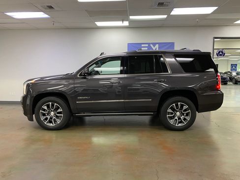 Used 2017 GMC Yukon Denali w/ Open Road Package AWD/4WD image 9
