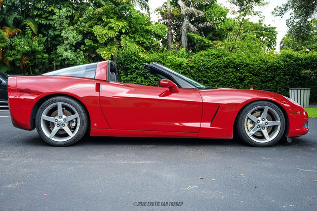 Used 2006 Chevrolet Corvette Coupe w/ Preferred Equipment Group RWD image 9