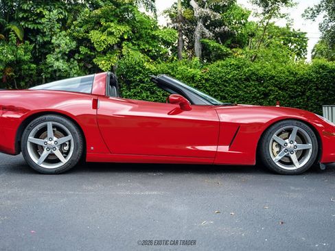 Used 2006 Chevrolet Corvette Coupe w/ Preferred Equipment Group RWD image 9