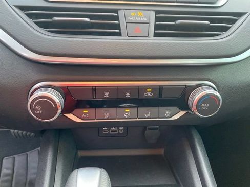 Used 2022 Nissan Altima 2.5 SV FWD image 25
