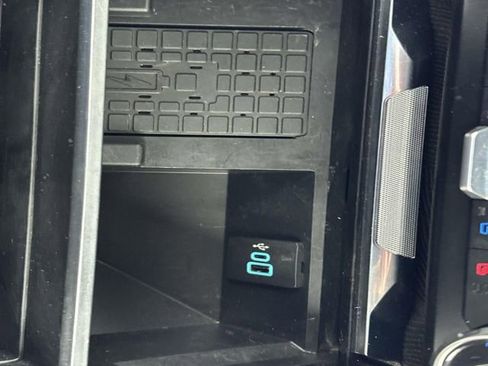 Used 2024 Ford F250 Platinum w/ FX4 Off-Road Package image 24