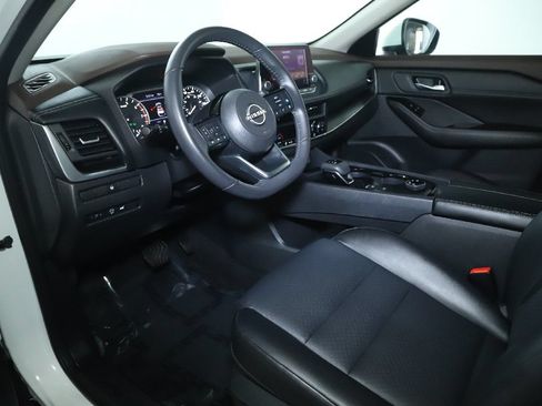 Certified 2023 Nissan Rogue SV w/ SV Premium B Package AWD/4WD image 18
