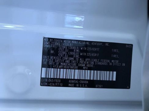 Certified 2025 Toyota RAV4 LE image 33