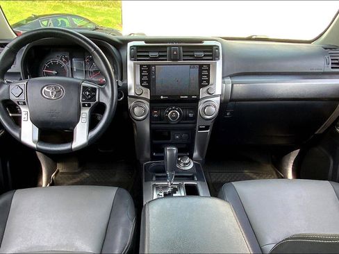 Used 2020 Toyota 4Runner SR5 Premium image 13