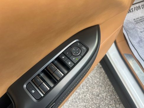 Used 2023 Lexus RZ 450e Premium image 11