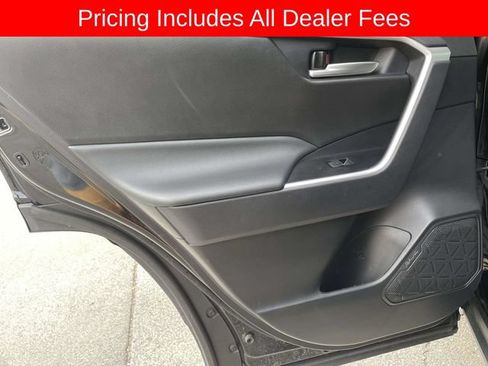 Used 2025 Toyota RAV4 XLE AWD/4WD image 15