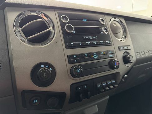 Used 2015 Ford F250 XLT w/ FX4 Off-Road Package AWD/4WD image 28