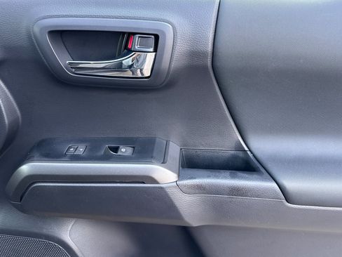 Certified 2023 Toyota Tacoma TRD Off-Road image 22