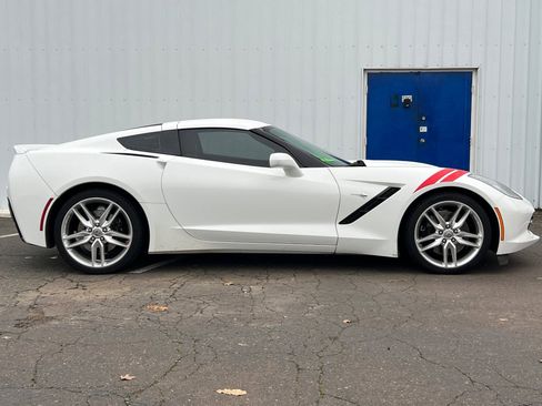 Used 2017 Chevrolet Corvette Stingray Coupe image 3