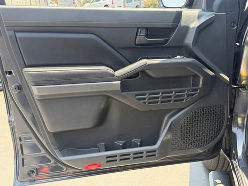 Certified 2025 Toyota Tacoma SR5 AWD/4WD image 19