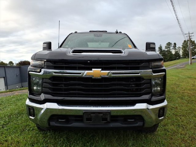 Used 2024 Chevrolet Silverado 2500 LT AWD/4WD image 12
