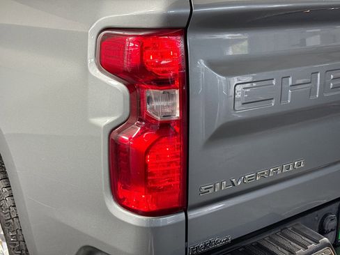 Used 2023 Chevrolet Silverado 1500 LT w/ Z71 Off-Road Package image 35