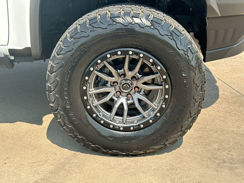 Used 2019 Chevrolet Colorado ZR2 image 10