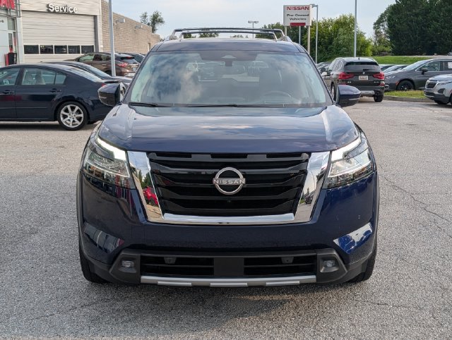 Used 2022 Nissan Pathfinder Platinum w/ Cargo Package AWD/4WD image 8