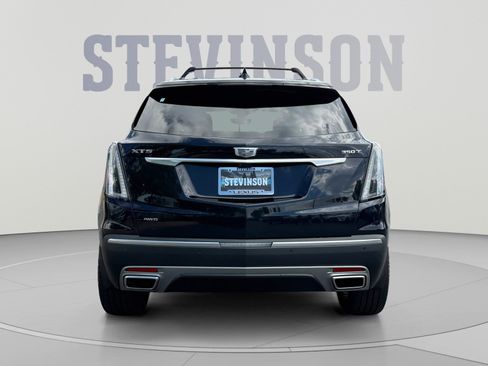 Used 2022 Cadillac XT5 Premium Luxury w/ Technology Package AWD/4WD image 4