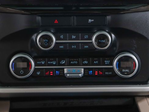 Used 2023 Ford Expedition Max Limited image 21