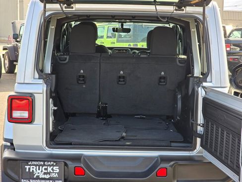 Used 2023 Jeep Wrangler Sahara w/ Cold Weather Group image 16