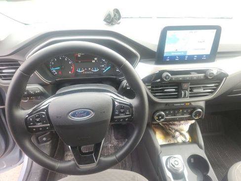 Used 2022 Ford Escape SE w/ Cold Weather Package image 13