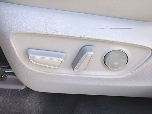 New 2026 Toyota Highlander Limited image 19