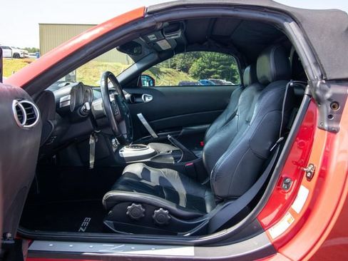 Used 2006 Nissan 350Z Touring RWD image 5
