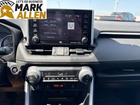 Used 2019 Toyota RAV4 XLE Premium AWD/4WD image 9