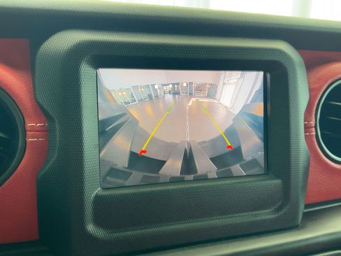 Used 2021 Jeep Wrangler Unlimited Sahara image 29