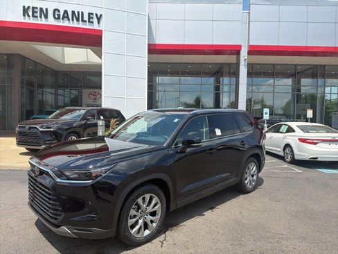 New 2026 Toyota Grand Highlander FWD image 2