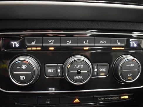 Used 2022 Volkswagen Atlas SE image 30