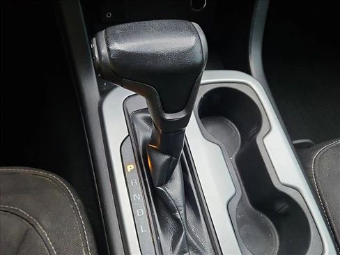 Used 2020 Chevrolet Colorado LT w/ Safety Package RWD image 12
