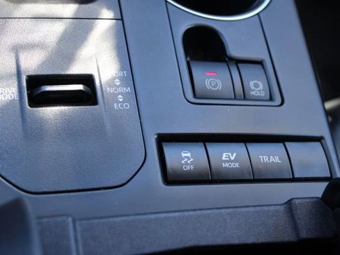 Used 2022 Toyota Highlander XLE AWD/4WD image 36