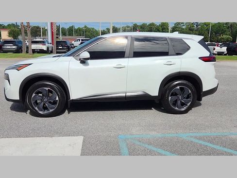 Used 2025 Nissan Rogue SV FWD image 25