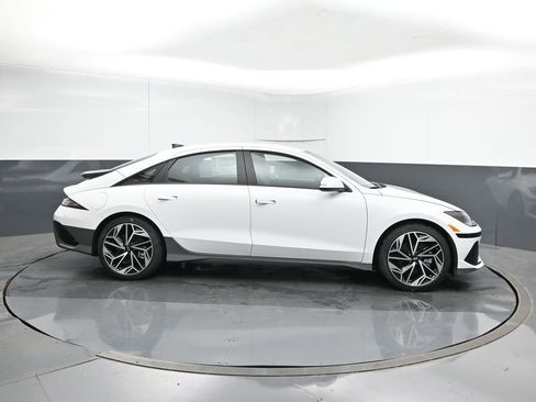 New 2025 Hyundai Ioniq 6 SEL RWD image 6