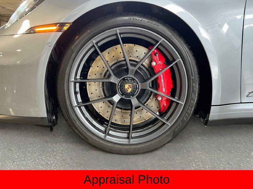 Certified 2026 Porsche 911 Targa 4 GTS AWD/4WD image 31