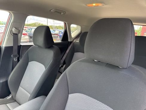 Used 2025 Kia Soul LX w/ LX Technology Package FWD image 24