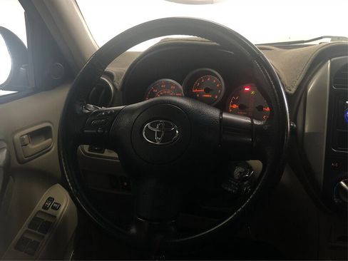 Used 2005 Toyota RAV4 2WD image 16